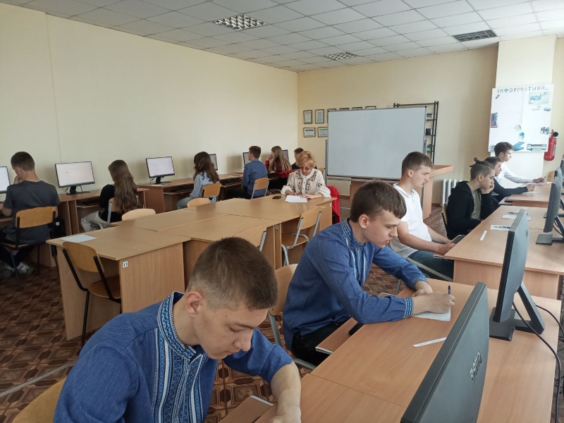 Проведено моніторинг знань учнів 6 і 8 класів з математики та української мови